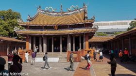 Konfuzius Tempel Tainan-1030211.jpg