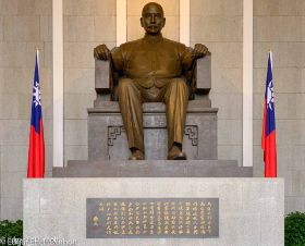 Sun-Yat-sen Statue-6161-2.jpg