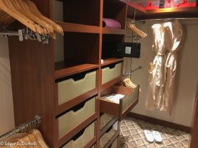 Ankleide & Schrank, Seabourn Encore-4480.jpg